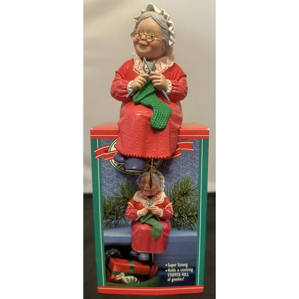 VTG 1988 Hallmark Mrs Santa Claus Knitting Christmas Stocking Hanger Holder